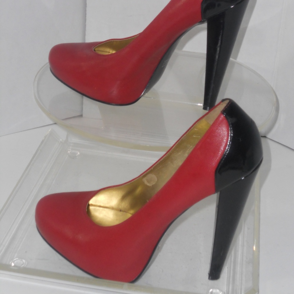 CATHY JEAN BLACK AND RED CLASSIC LEATHER PUMPS